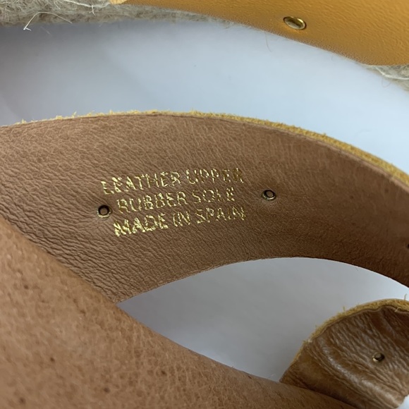 Picon made in Spain mustard gold tone slip on sandals size 6 - Picture 10 of 11